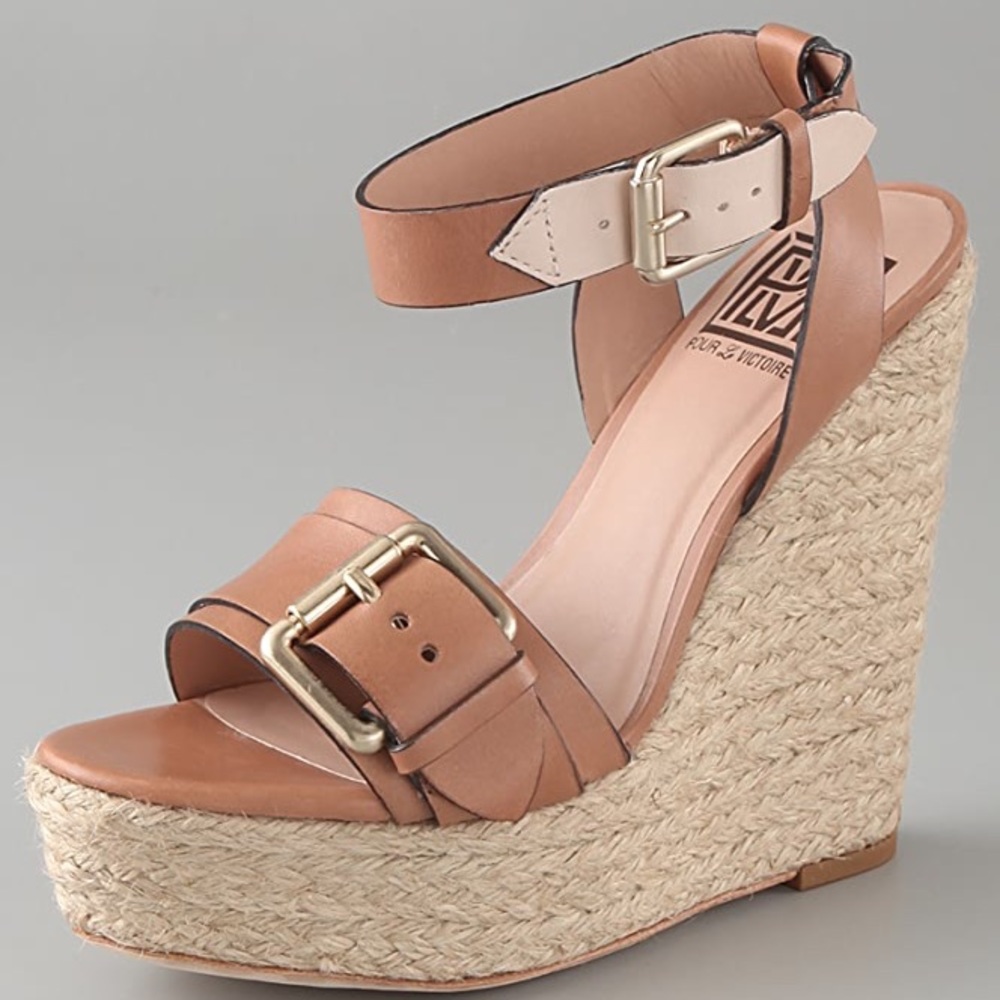 Pour La Victoire Wedge Sandals